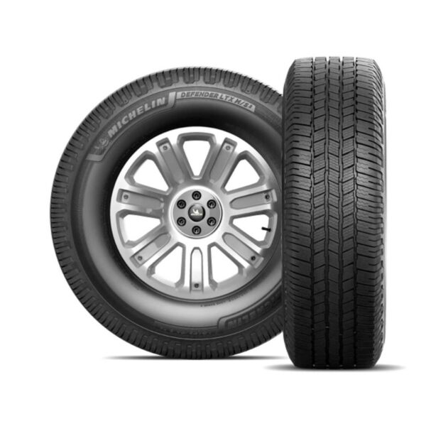 Pneu toute saison Michelin Defender LTX M/S 2 pour camions et VUS