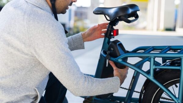 Vélo électrique iZip Juice XL Pro, 20 po, bleu – Image 14