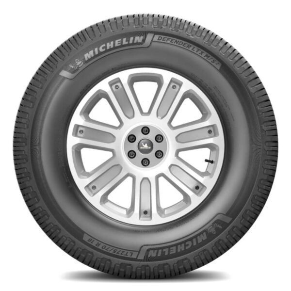 Pneu toute saison Michelin Defender LTX M/S 2 pour camions et VUS – Image 7