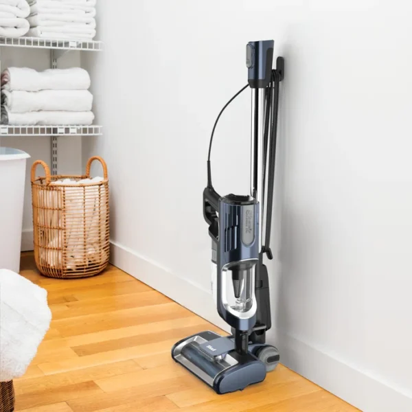 Aspirateur balai Shark Ultralight Pet Pro avec PowerFins et brosse autonettoyante