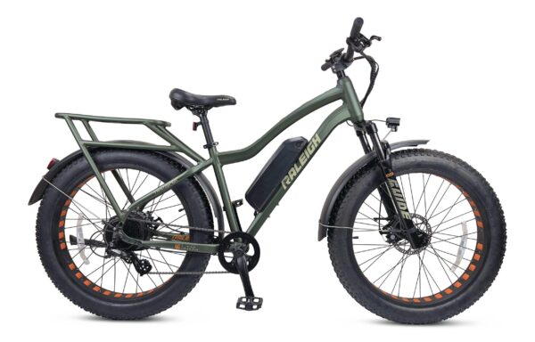 Vélo électrique léger Raleigh Quanta tout-terrain avec phares avant et arrière, 26 po, vert – Image 3