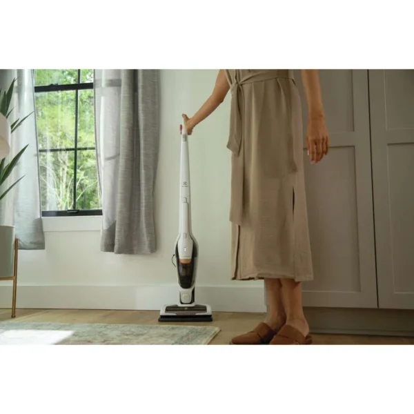 Aspirateur balai sans fil 2-en-1 Errolapido ™ Electrolux en blanc – Image 4