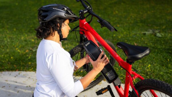 Vélo électrique tout-terrain Stratus X-Trail 36V avec écran DEL, roue de 27,5 po, rouge – Image 11